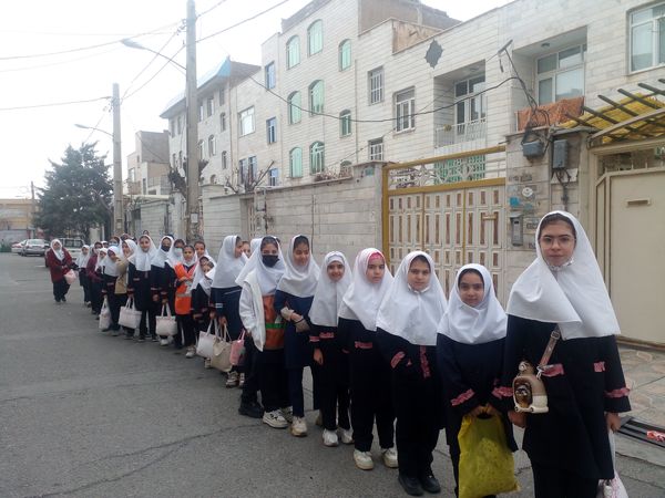 شرکت دانش آموزان دبستان هدی یک  در یادواره شهید حسن رستمی