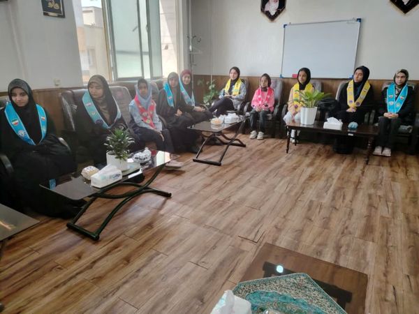 دیدار دانش‌آموزان پیشتاز با مدیر سازمان دانش‌آموزی خراسان رضوی