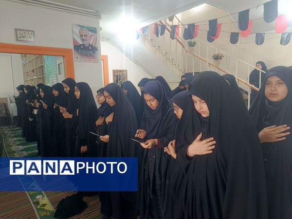 مراسم بزرگداشت شهید سیدحسن نصرالله و سردار شهید نیل فروشان در دبیرستان دخترانه امام حسین(ع) مشهد