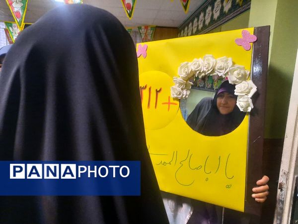 جشن با شکوه انقلاب در دبیرستان فدک منطقه ۱۲