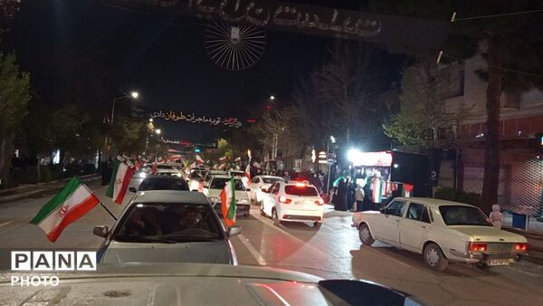 رژه کاروان خودرویی در خیابان امام شهرستان نیشابور