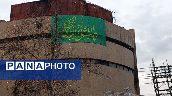 امشب آسمان در خیابان ها مى تابد