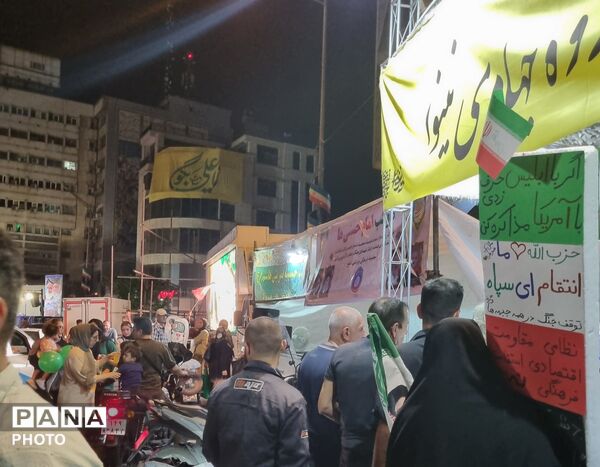 شهر در مسیر غدیر؛ موج شادی در مهمانی ۱۰ کیلومتری