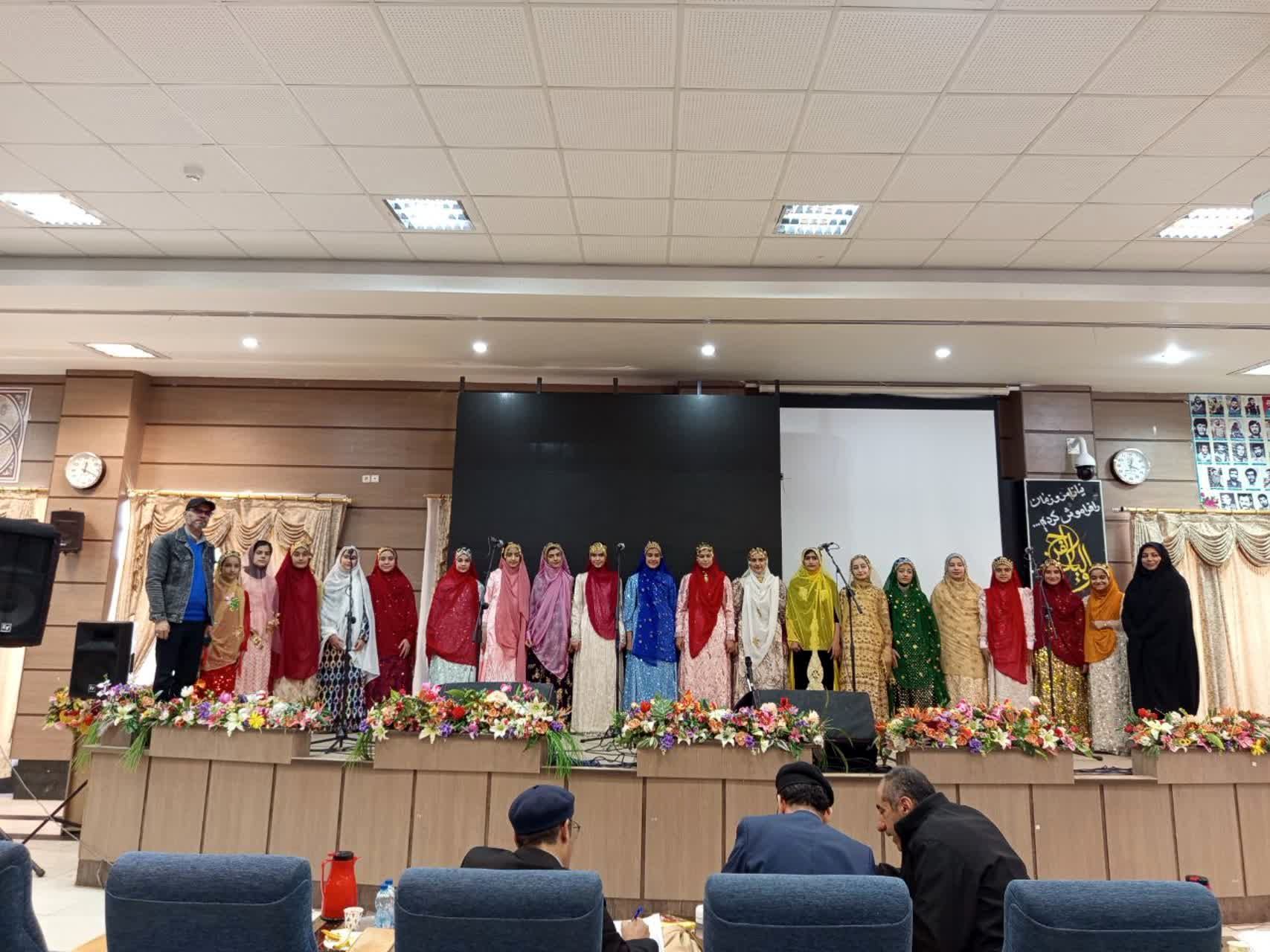 گروه سرود نسیم صبا با کسب سه رتبه برتر در استان به مسابقات کشور راه یافت