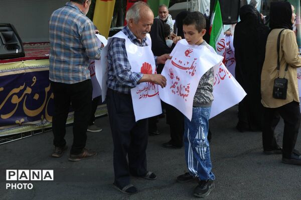 مراسم تجدید بیعت کفن پوشان ورامین با رهبر معظم انقلاب در میدان فلسطین و رواق کشوردوست