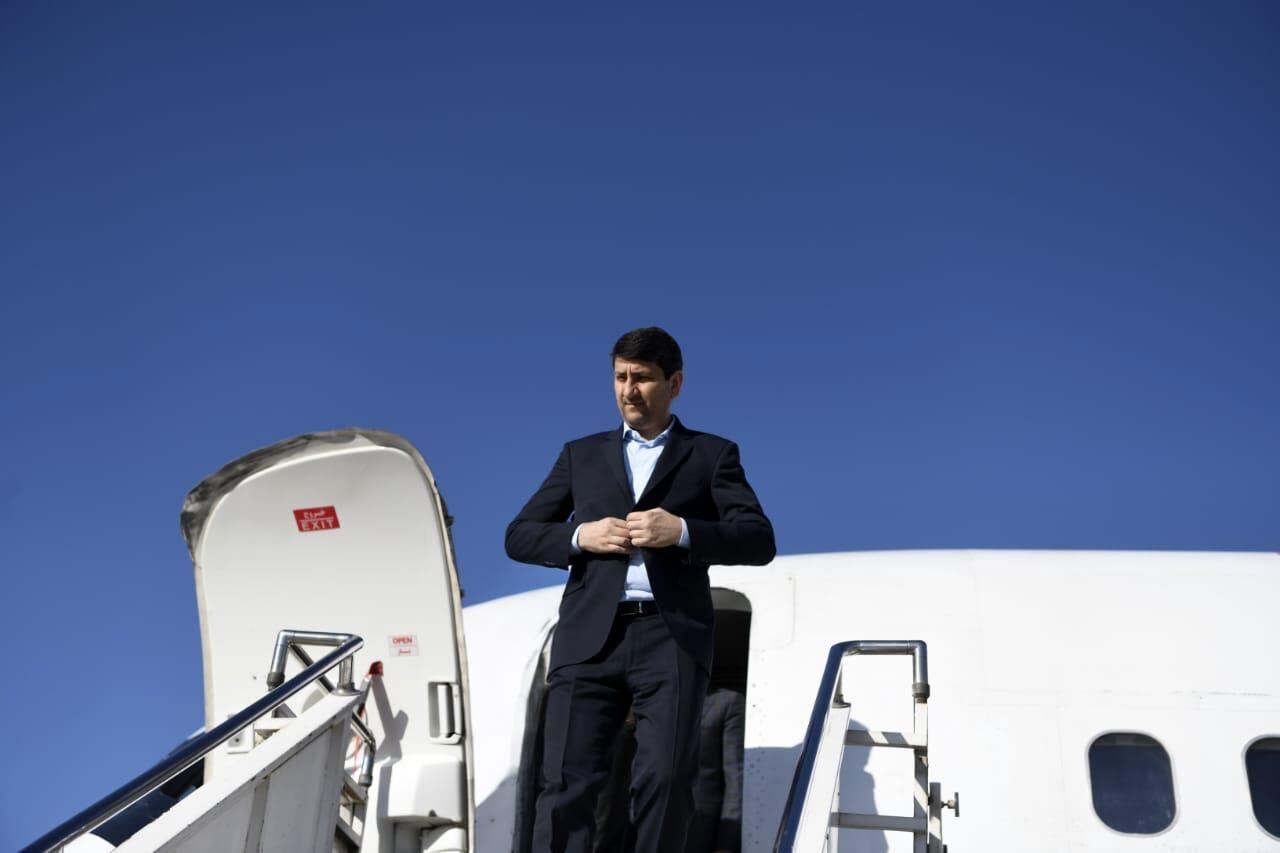 وزیر ارتباطات عازم باکو شد