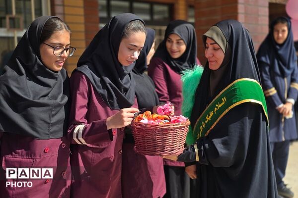 افتتاحیه طرح مصباح‌الهدی در هنرستان کبری زرگران ملارد 