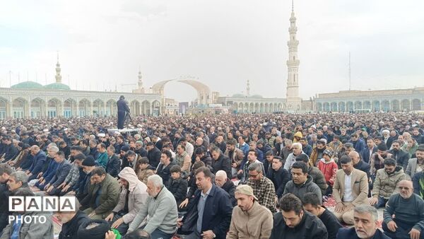 اقامه نماز عید فطر و تشییع پیکر شهید «کیارش» در مسجد جمکران