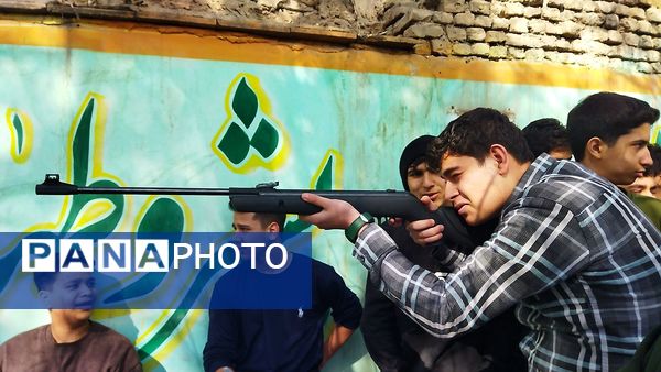 روز اول از مسابقات تیراندازی شهید سبحانی فر و شهید علی آبادی در دبیرستان شاهد ابوذر غفاری 