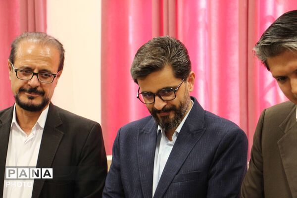 جشن شکوفه‌ها در بجنورد با نواخته‌شدن زنگ مهر و آغاز سال تحصیلی کلاس اولی‌ها