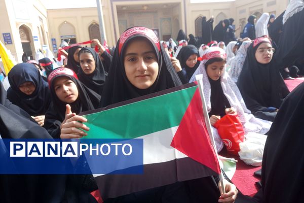 حضور پرشور دختران زینبی در تجمع دانش‌آموزی حمایت از جبهه مقاومت اسلامی