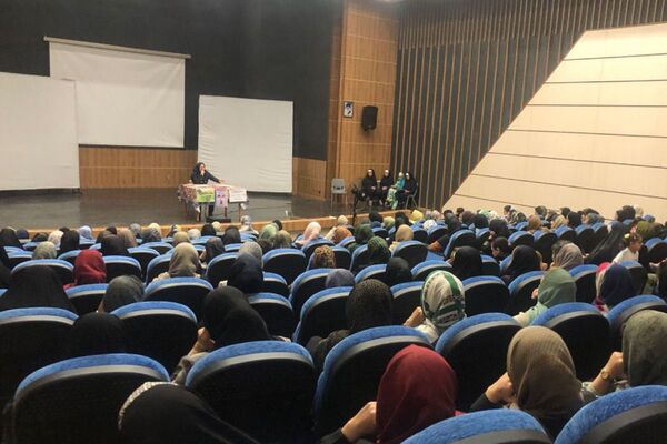 با هم به رنگ فرهنگ و آگاهی در دبستان هدی