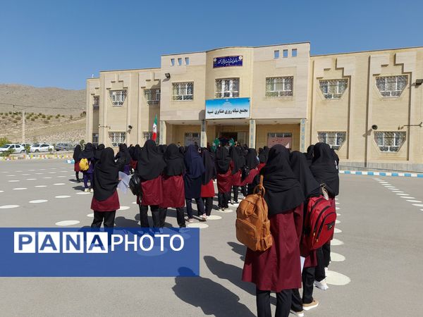 آیین سال تحصیلی جدید در دبیرستان نسیبه شهرستان سملقان