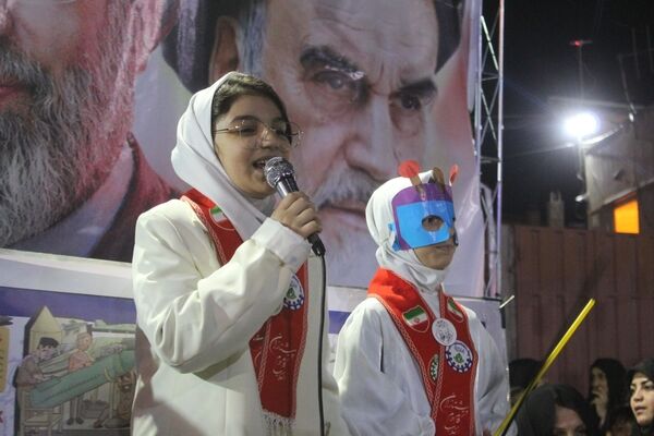 فرهنگیان و دانش‌آموزان گلوگاه یک‌صدا برای انقلاب