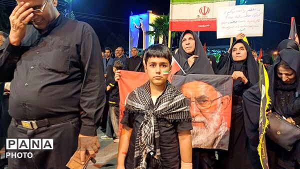 تجدید بیعت مردم کوهدشت با آرمان‌های حسینی در میدان امام خمینی (ره)