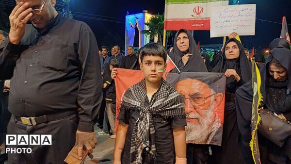 تجدید بیعت مردم کوهدشت با آرمان‌های حسینی در میدان امام خمینی (ره)