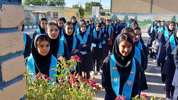 زنگ مهر با طنین مقاومت در دبیرستان دارالفنون 